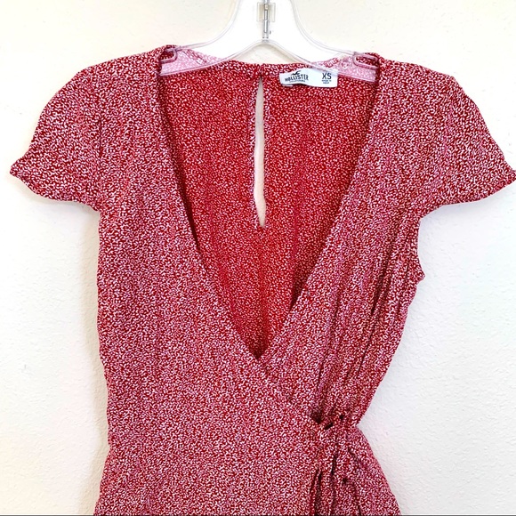 Hollister Bohemian Ditsy Floral Red Wrap Ruffle Sleeves Romper - Picture 2 of 6
